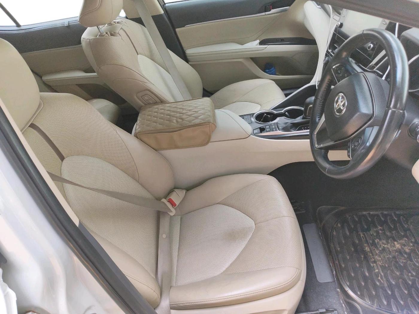 2023 Toyota Camry HYBRID, Hybrid, Automatic, 54,285 km, interior