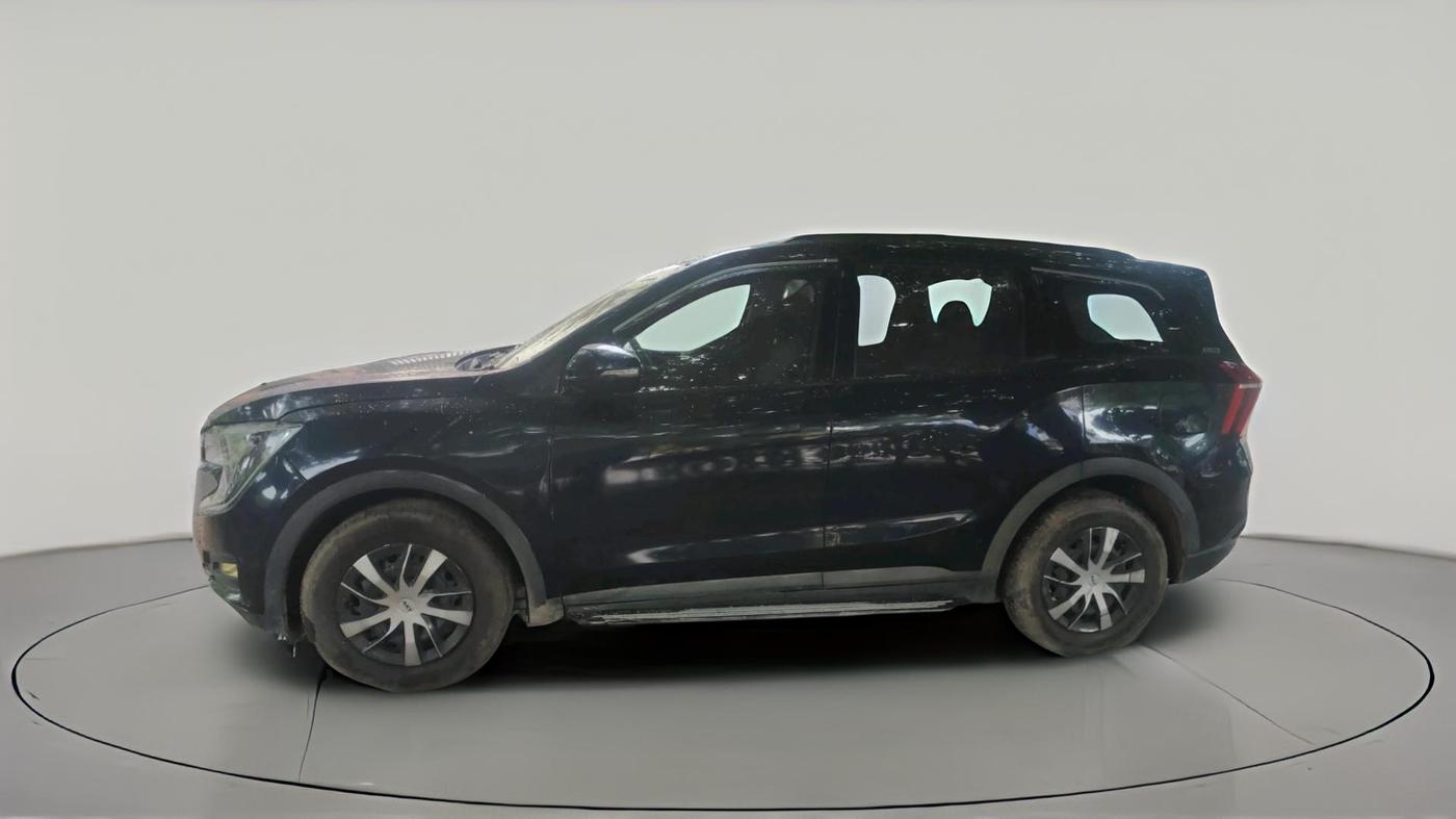 2024 Mahindra XUV700 AX5 Select Diesel AT 7 STR, Diesel, Automatic, 49,079 km, exterior