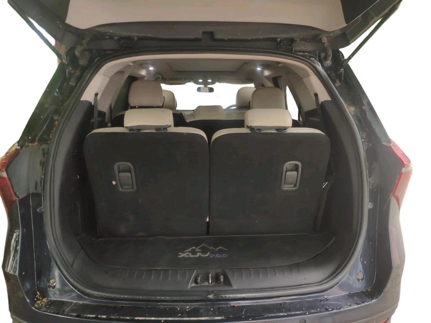 2024 Mahindra XUV700 AX5 Select Diesel AT 7 STR, Diesel, Automatic, 49,079 km, exterior