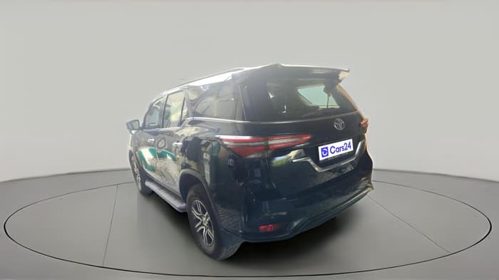 2021 Toyota Fortuner 4X2 MT 2.8 DIESEL, Diesel, Manual, 57,525 km, exterior