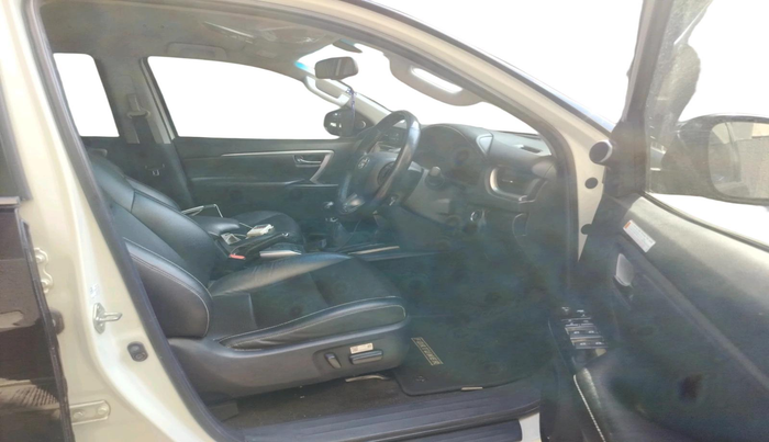 2021 Toyota Fortuner 4X2 MT 2.8 DIESEL, Diesel, Manual, 57,525 km, interior