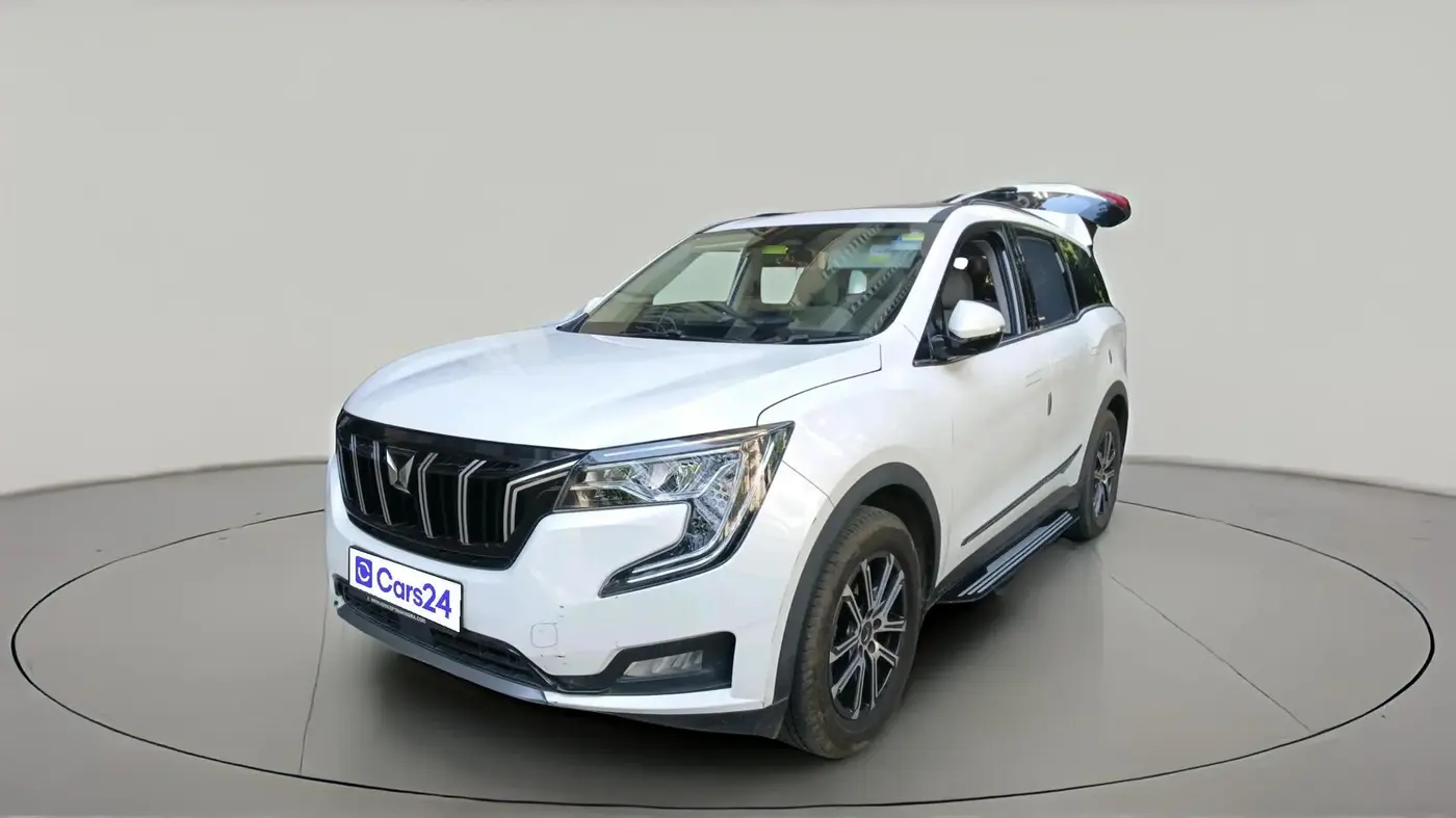 2023 Mahindra XUV700 AX 7 P MT 7 STR, Petrol, Manual, 11,184 km, exterior