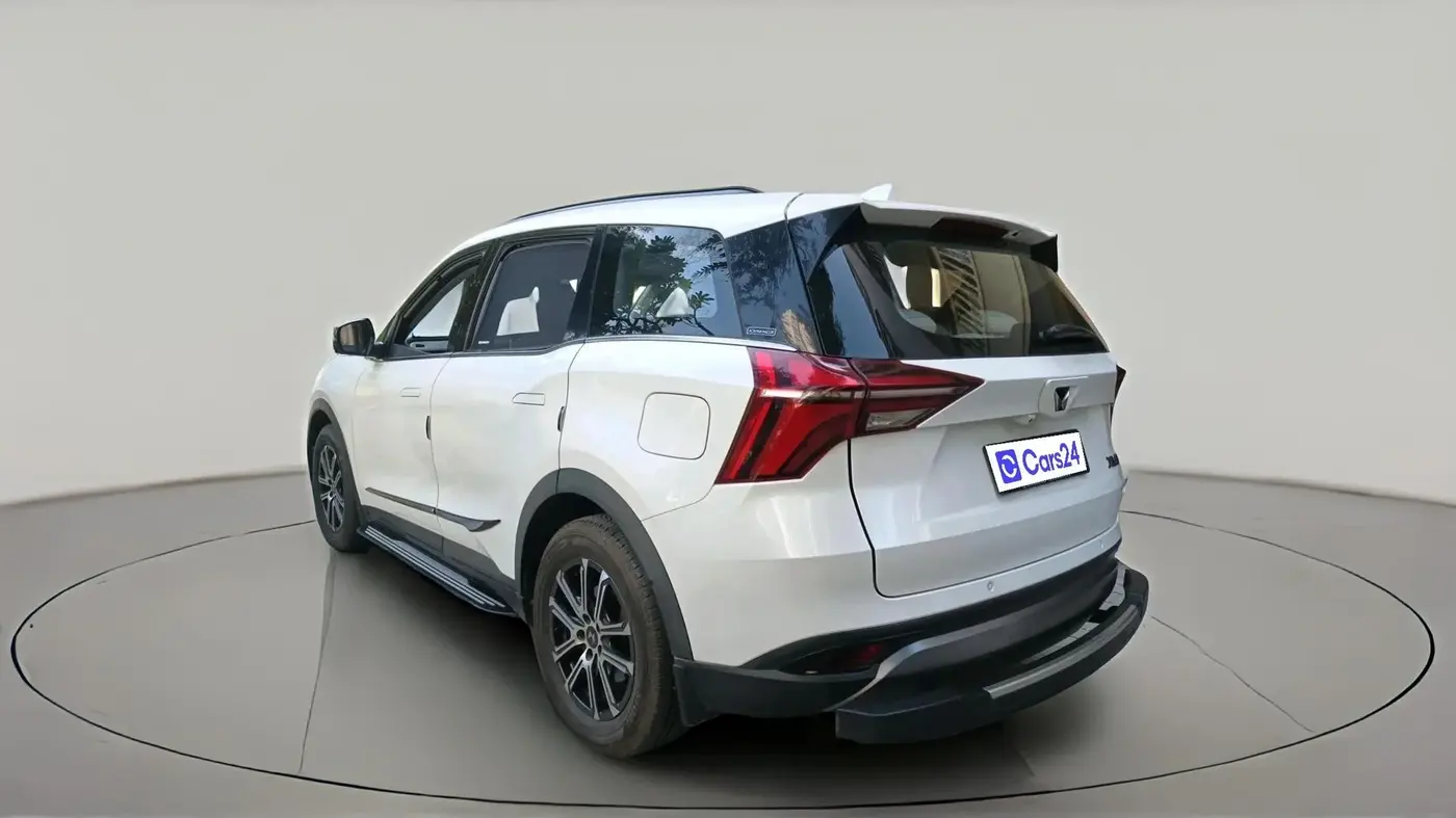 2023 Mahindra XUV700 AX 7 P MT 7 STR, Petrol, Manual, 11,184 km, exterior