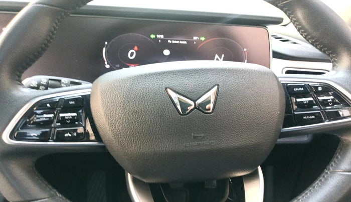 2023 Mahindra XUV700 AX 7 P MT 7 STR, Petrol, Manual, 11,184 km, interior