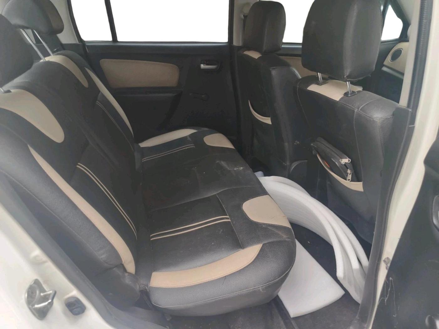 2017 Maruti Wagon R 1.0 LXI CNG, CNG, Manual, 69,506 km, interior