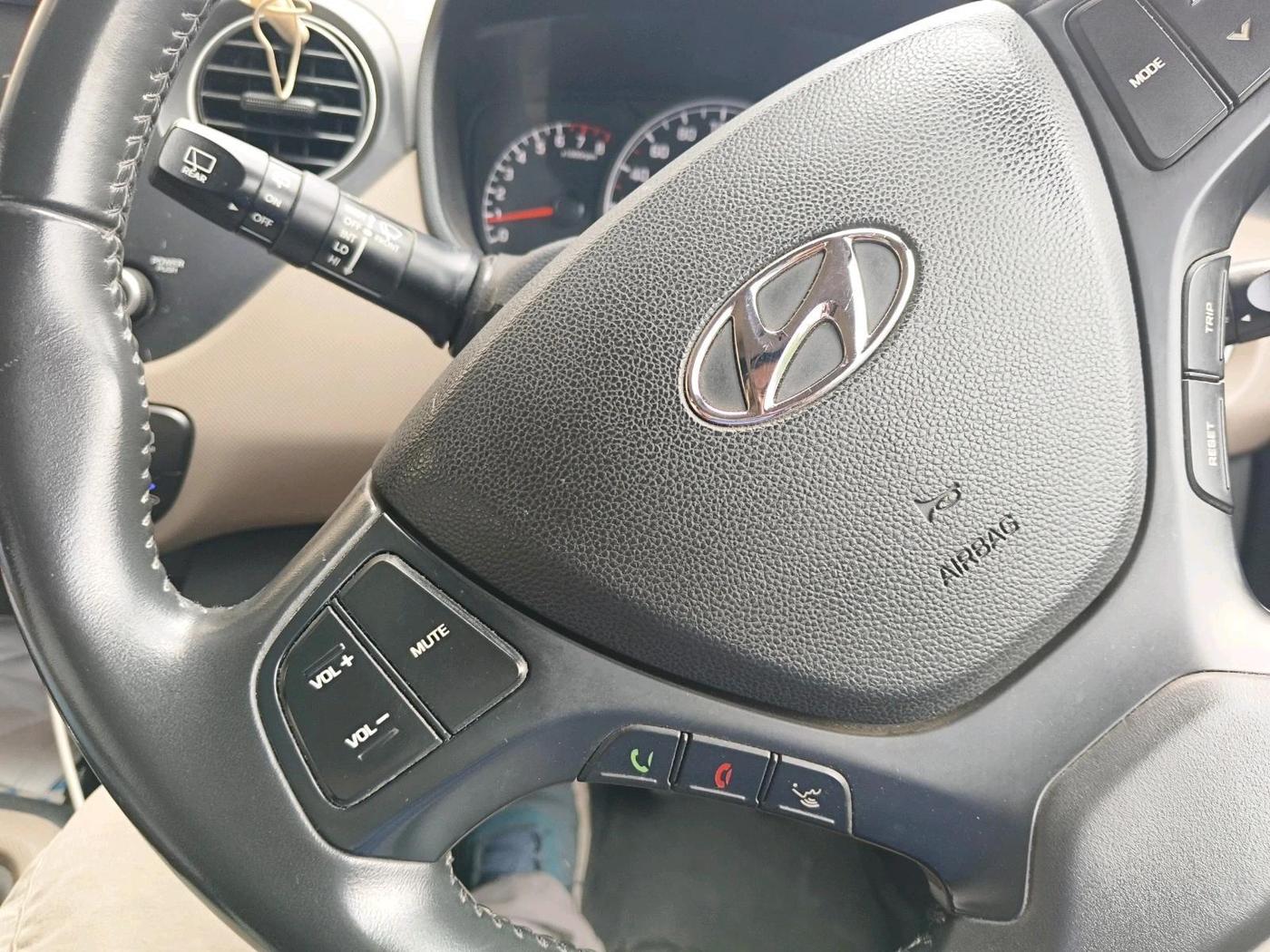 2017 Hyundai Grand i10 ASTA 1.2 KAPPA VTVT, Petrol, Manual, 79,944 km, interior