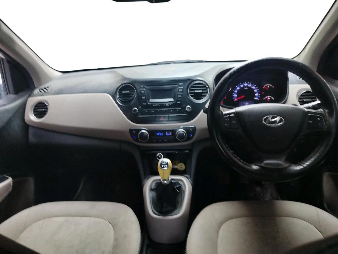 2014 Hyundai Xcent SX 1.2, CNG, Manual, 1,26,012 km, interior