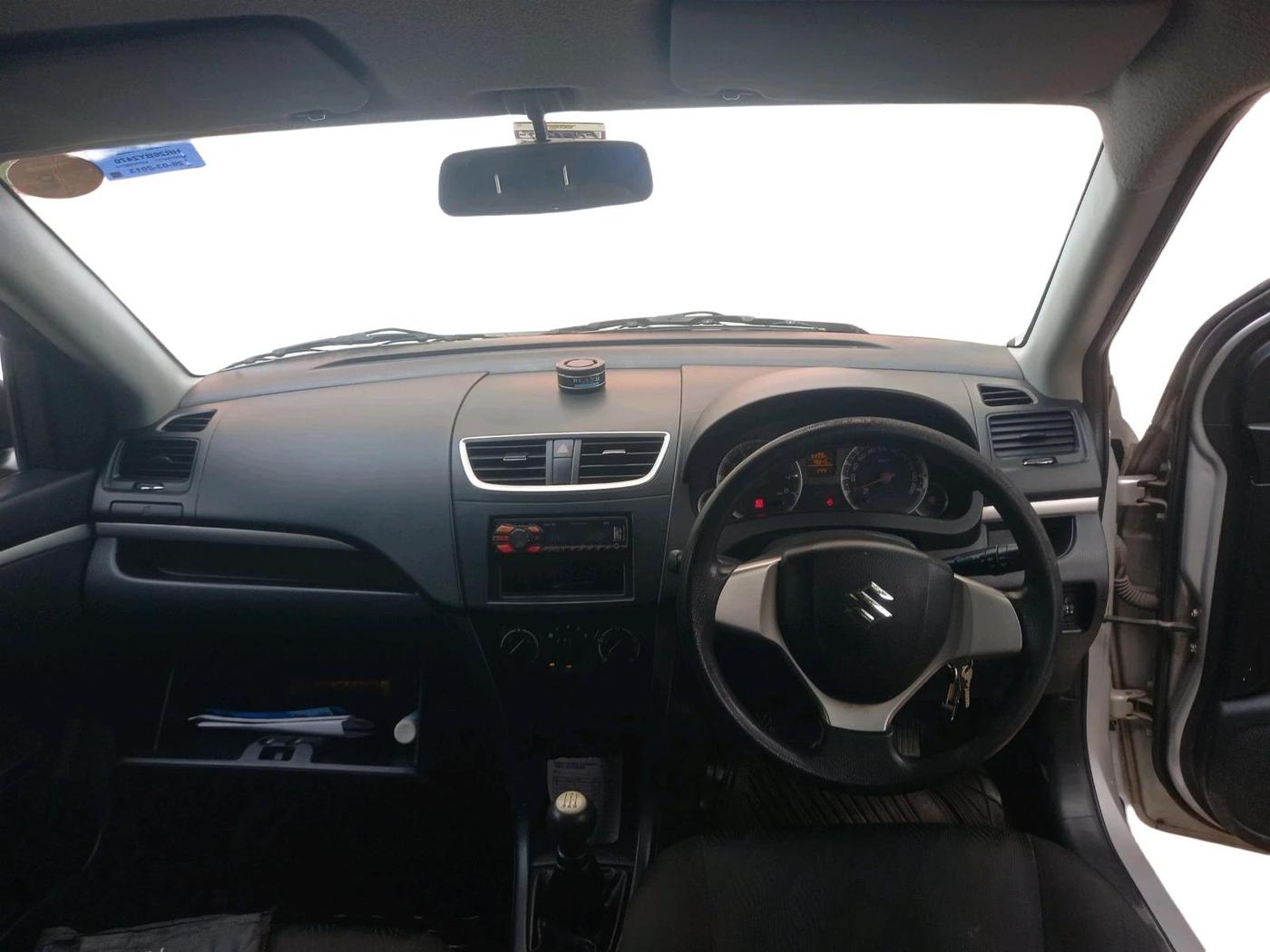2013 Maruti Swift VXI, Petrol, Manual, 79,845 km, interior