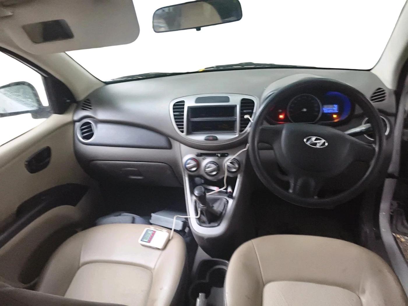 2014 Hyundai i10 MAGNA 1.1, CNG, Manual, 55,429 km, interior