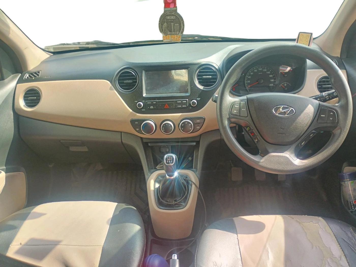 2018 Hyundai Xcent SX 1.2, Petrol, Manual, 1,22,903 km, interior