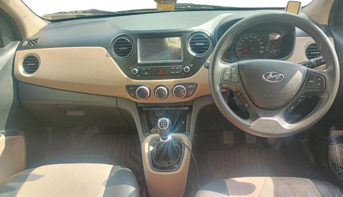 2018 Hyundai Xcent SX 1.2, Petrol, Manual, 1,22,903 km, interior