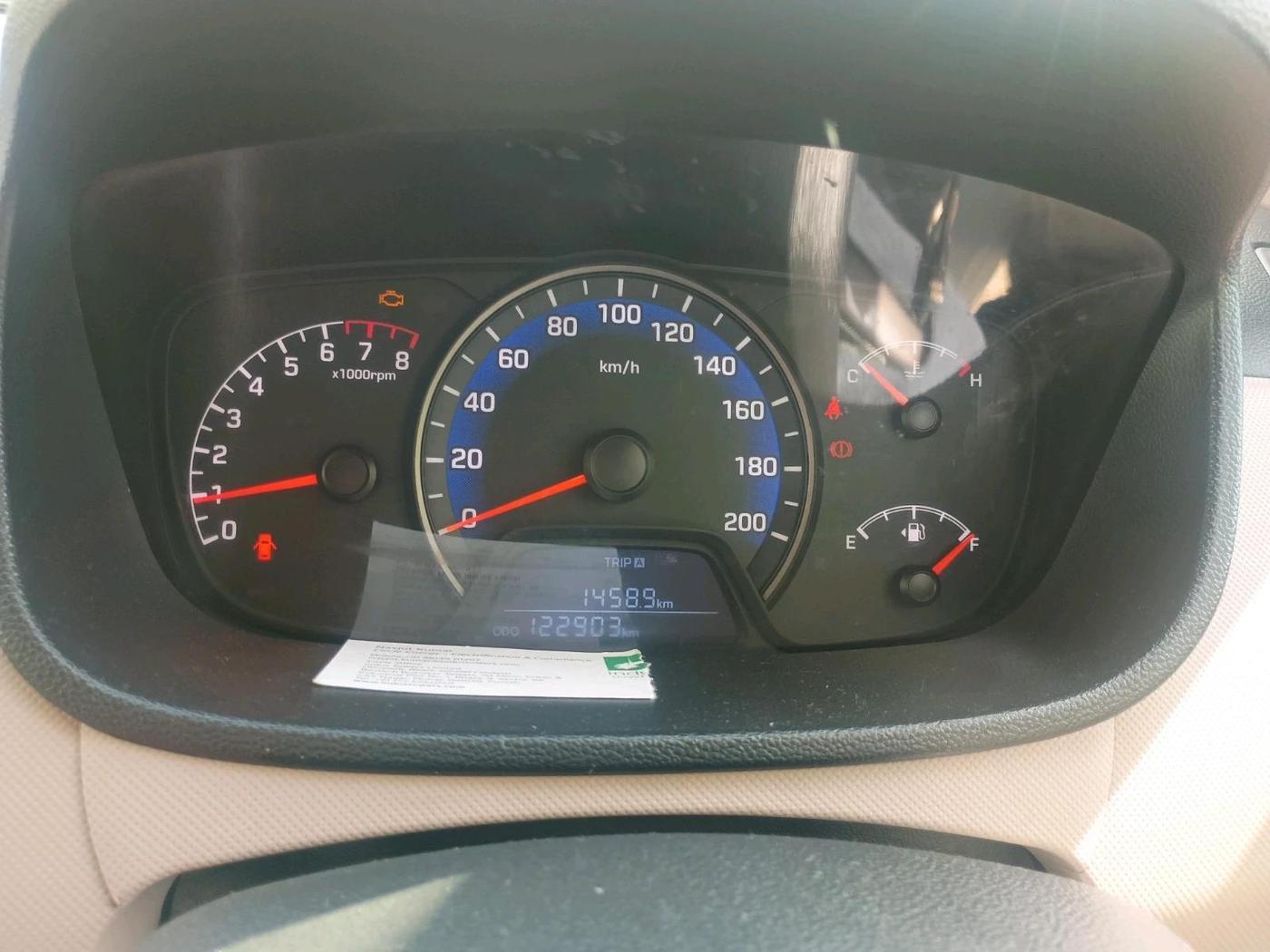2018 Hyundai Xcent SX 1.2, Petrol, Manual, 1,22,903 km, interior