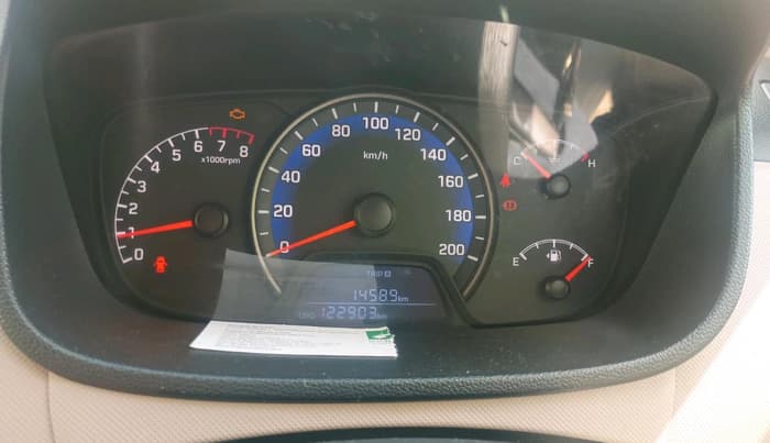 2018 Hyundai Xcent SX 1.2, Petrol, Manual, 1,22,903 km, interior