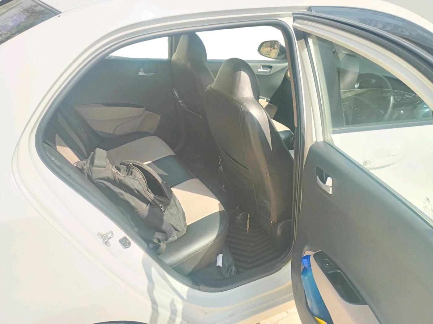 2018 Hyundai Xcent SX 1.2, Petrol, Manual, 1,22,903 km, interior
