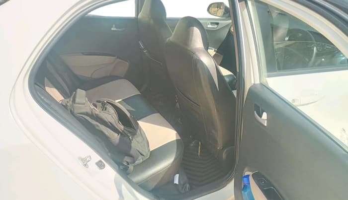 2018 Hyundai Xcent SX 1.2, Petrol, Manual, 1,22,903 km, interior