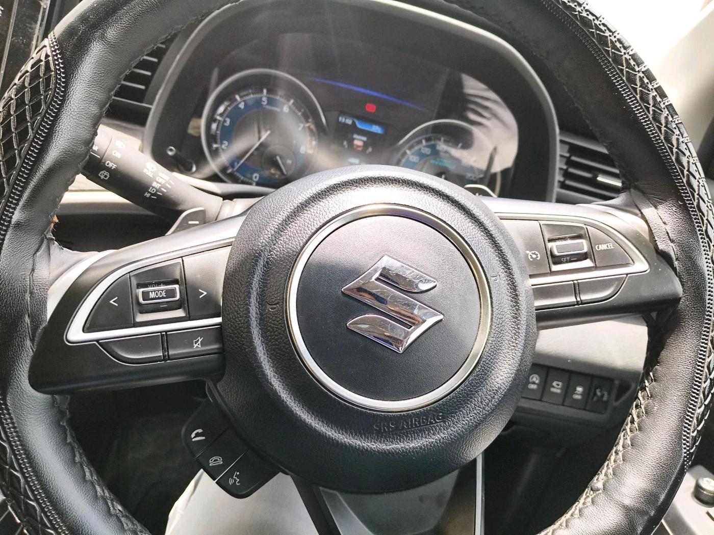 2025 Maruti XL6 ALPHA PLUS AT, Petrol, Automatic, 13,717 km, interior