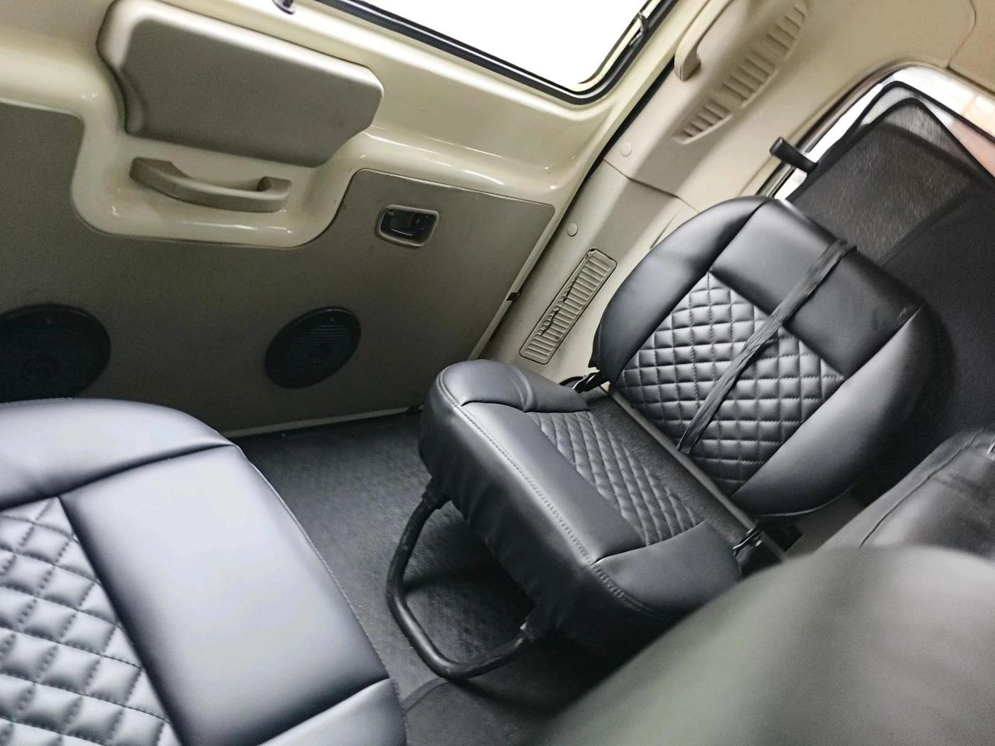 2017 Mahindra Scorpio S10, Diesel, Manual, 85,227 km, interior