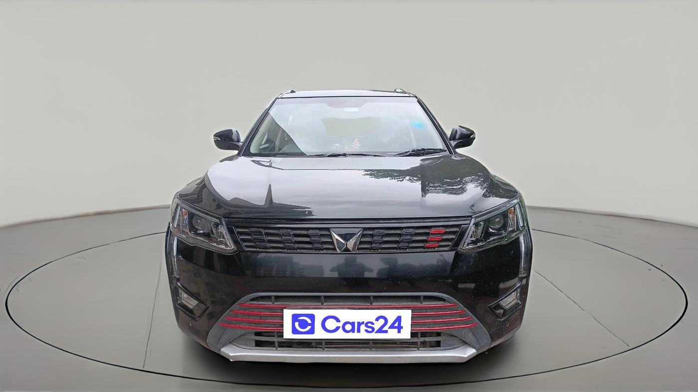 2022 Mahindra XUV300 W8 (O) 1.2 PETROL, Petrol, Manual, 32,440 km, exterior