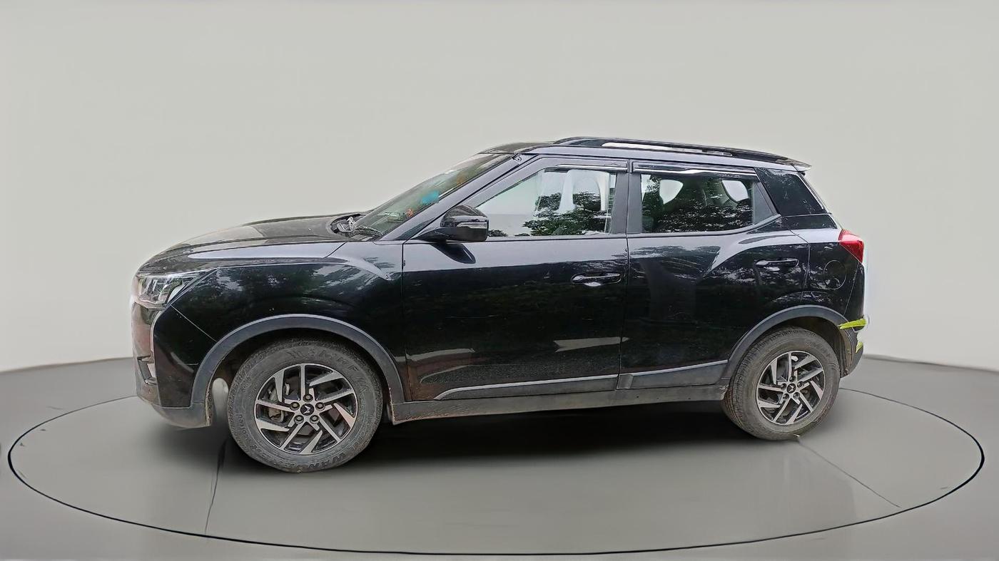 2022 Mahindra XUV300 W8 (O) 1.2 PETROL, Petrol, Manual, 32,440 km, exterior