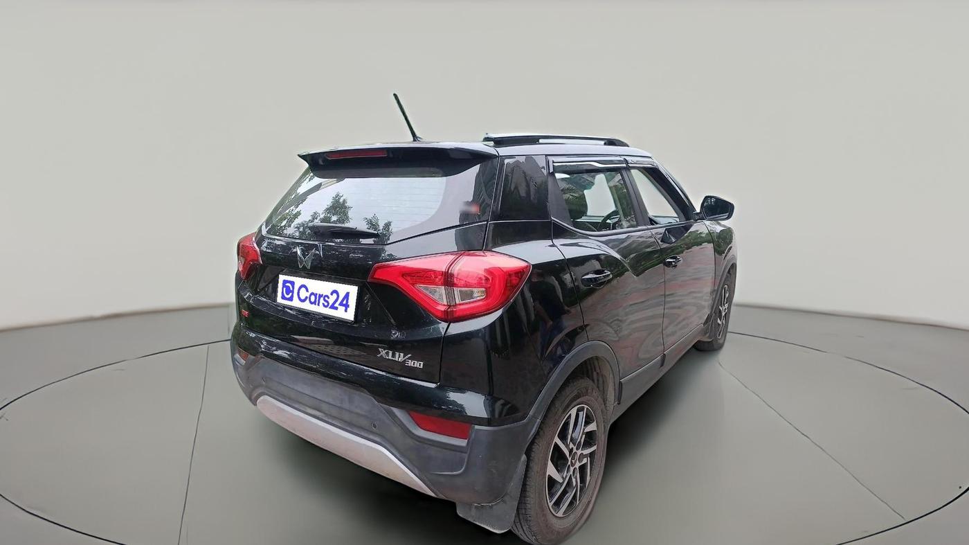2022 Mahindra XUV300 W8 (O) 1.2 PETROL, Petrol, Manual, 32,440 km, exterior