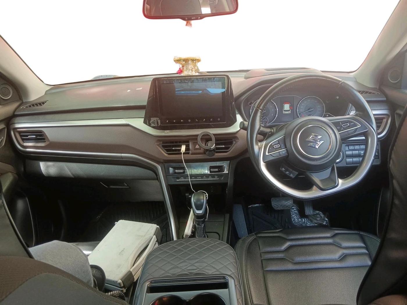 2022 Maruti BREZZA ZXI + AT SMART HYBRID DUAL TONE, Petrol, Automatic, 27,291 km, interior