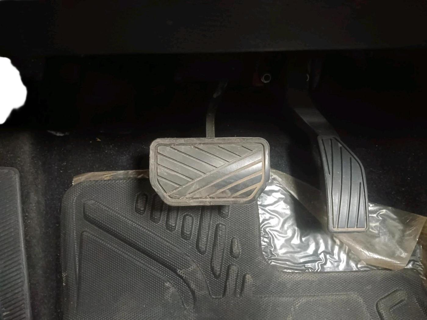2022 Maruti BREZZA ZXI + AT SMART HYBRID DUAL TONE, Petrol, Automatic, 27,291 km, interior