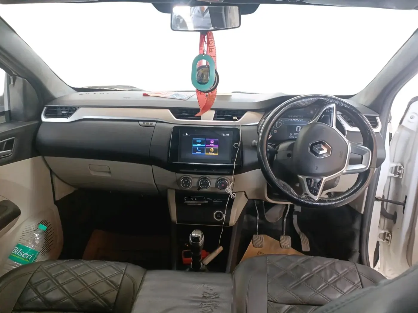 2022 Renault TRIBER RXZ DUAL TONE, Petrol, Manual, 1,07,738 km, interior