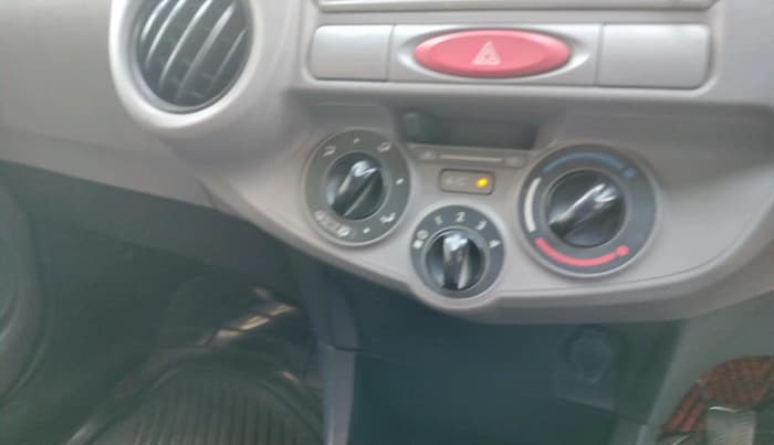 2011 Toyota Etios G SP, Petrol, Manual, 1,04,280 km, interior