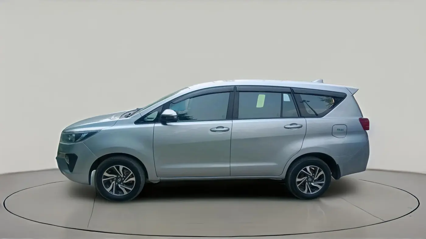 2022 Toyota Innova Crysta 2.7 GX AT 8 STR, Petrol, Automatic, 34,546 km, exterior