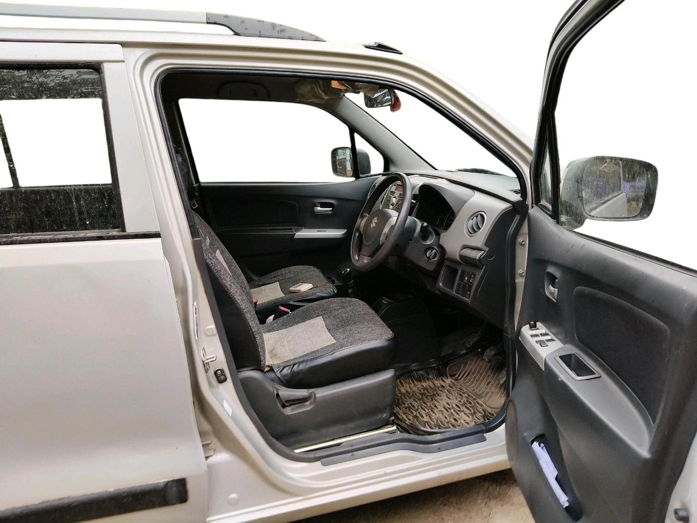2011 Maruti Wagon R 1.0 VXI, Petrol, Manual, 56,027 km, interior