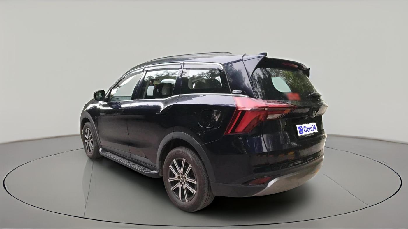 2023 Mahindra XUV700 AX 7 P AT 7 STR, Petrol, Automatic, 33,279 km, exterior