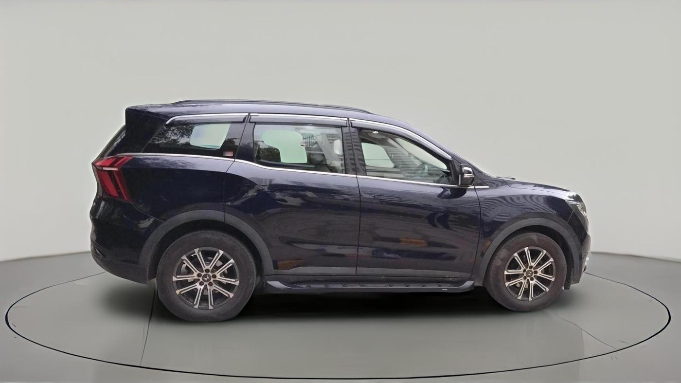 2023 Mahindra XUV700 AX 7 P AT 7 STR, Petrol, Automatic, 33,279 km, exterior