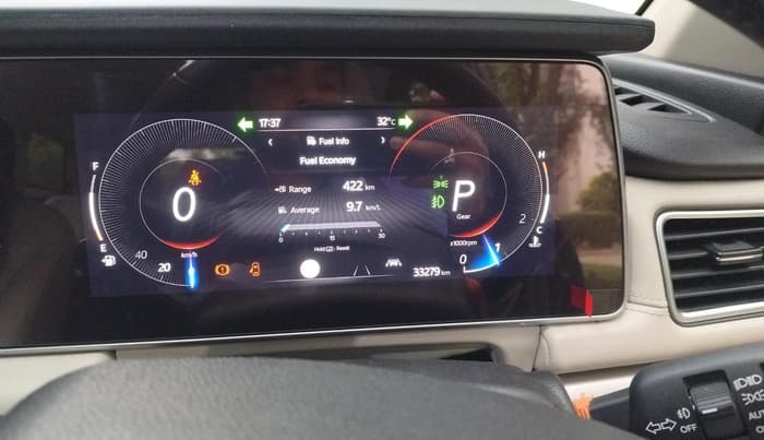 2023 Mahindra XUV700 AX 7 P AT 7 STR, Petrol, Automatic, 33,279 km, interior