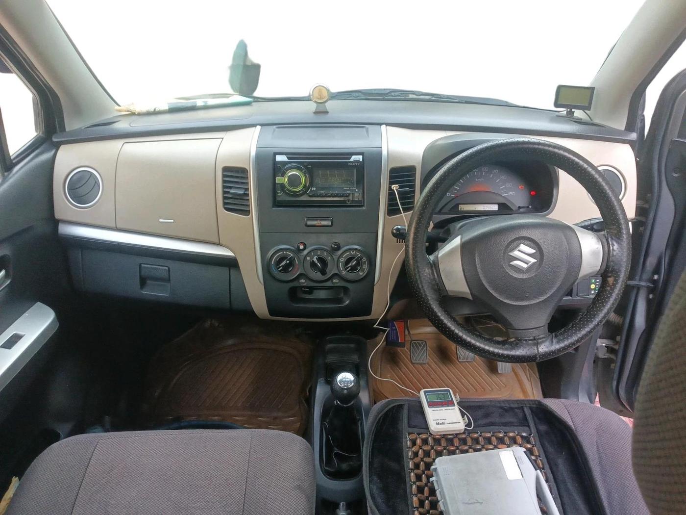2017 Maruti Wagon R 1.0 LXI, CNG, Manual, 70,960 km, interior