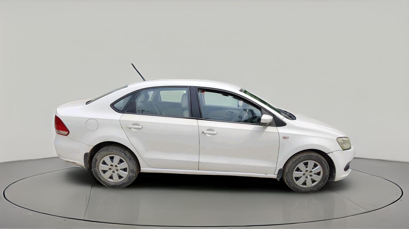2012 Volkswagen Vento TRENDLINE 1.6, Petrol, Manual, 66,917 km, exterior