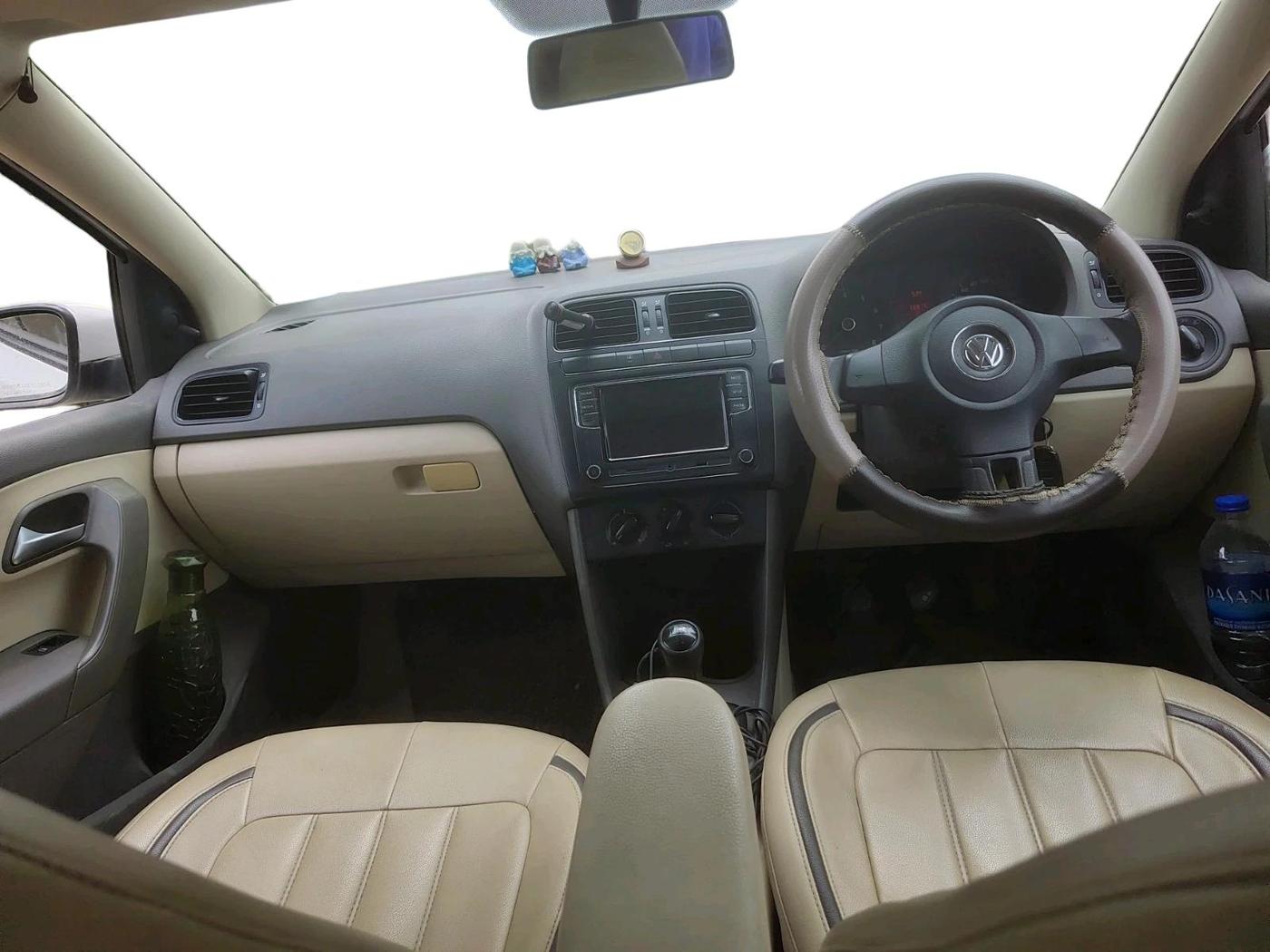 2012 Volkswagen Vento TRENDLINE 1.6, Petrol, Manual, 66,917 km, interior