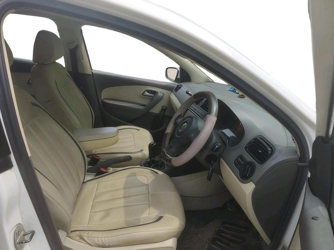 2012 Volkswagen Vento TRENDLINE 1.6, Petrol, Manual, 66,917 km, interior