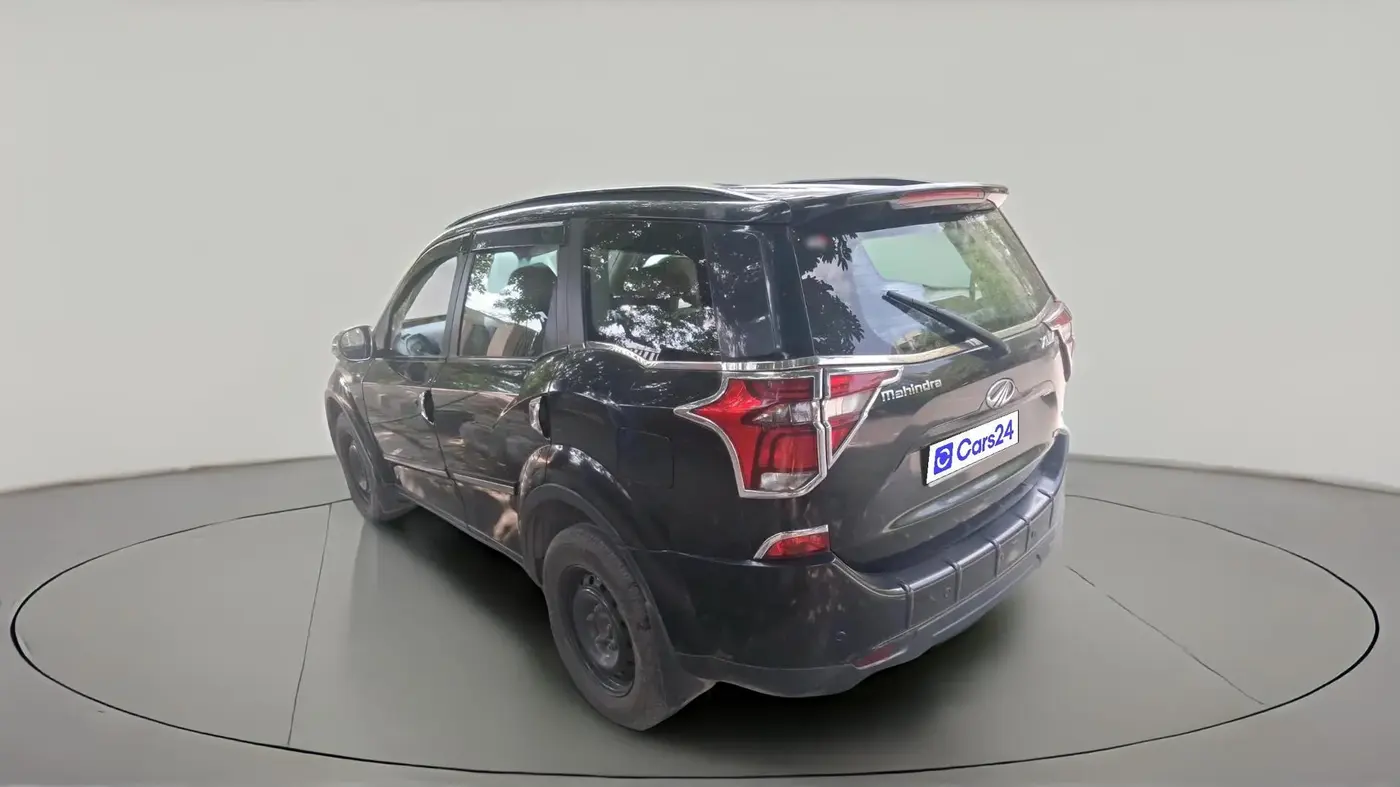 2018 Mahindra XUV500 W7, Diesel, Manual, 50,628 km, exterior