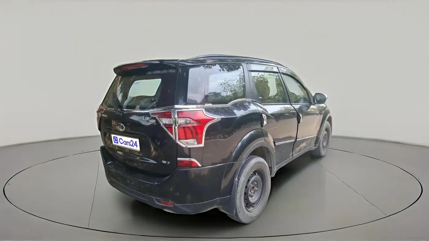 2018 Mahindra XUV500 W7, Diesel, Manual, 50,628 km, exterior
