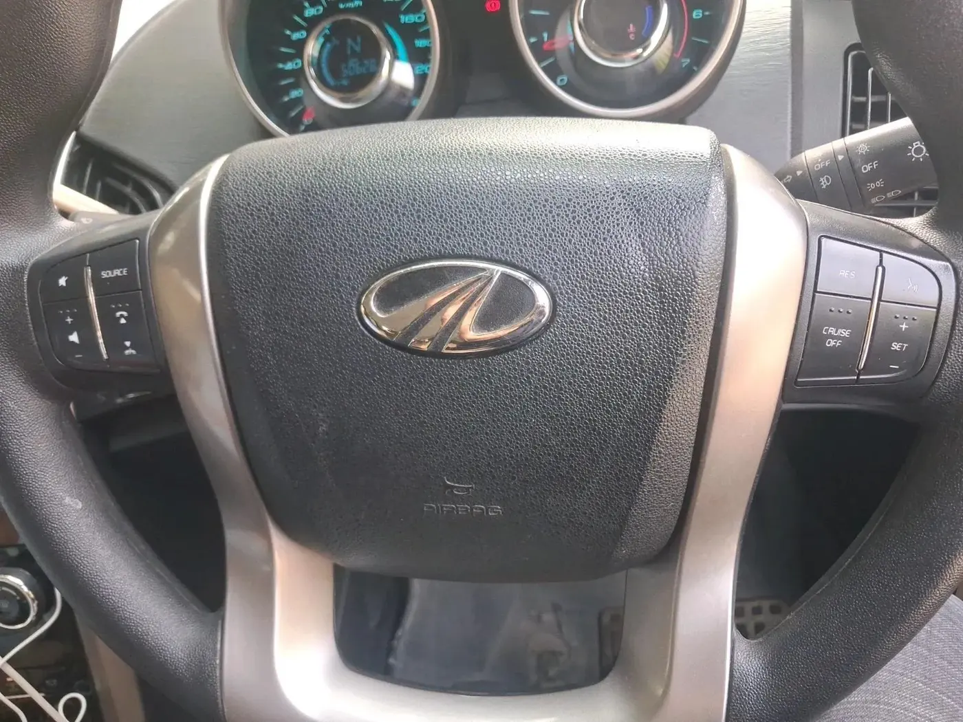 2018 Mahindra XUV500 W7, Diesel, Manual, 50,628 km, interior