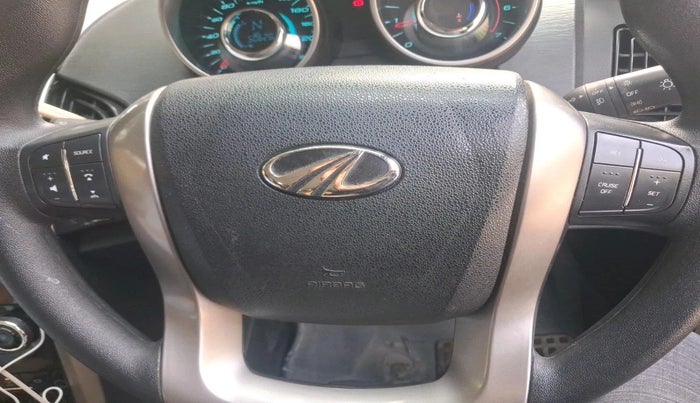 2018 Mahindra XUV500 W7, Diesel, Manual, 50,628 km, interior