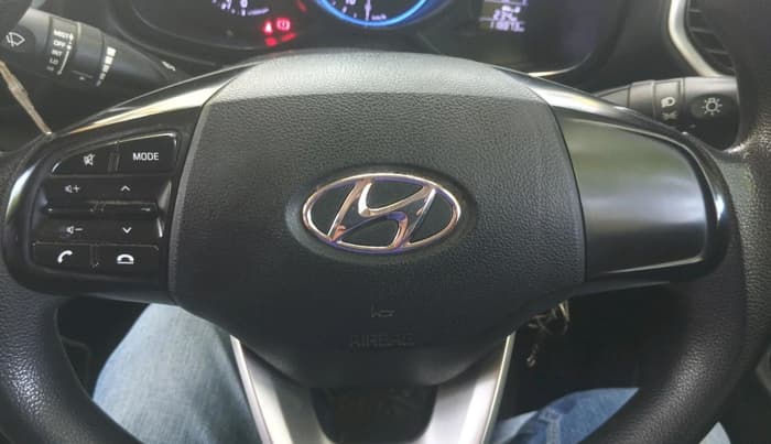 2020 Hyundai VENUE S 1.2, Petrol, Manual, 1,18,874 km, interior
