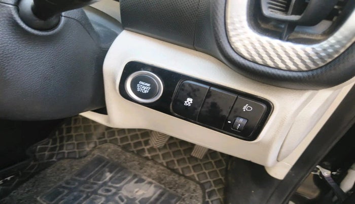 2021 KIA SONET HTX 1.0 IMT, Petrol, Manual, 48,829 km, interior