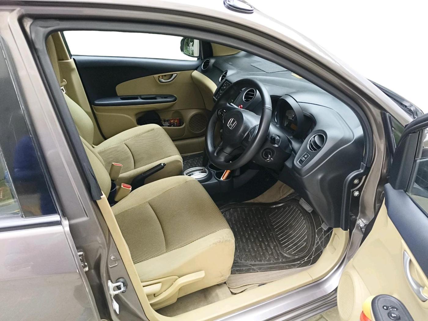 2014 Honda Brio VX AT, Petrol, Automatic, 75,048 km, interior