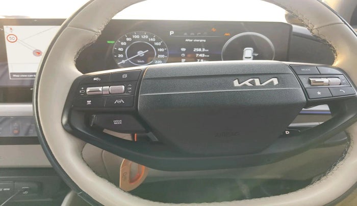 2025 KIA Carens Clavis EV HTX ER, Electric, Automatic, 40,935 km, interior