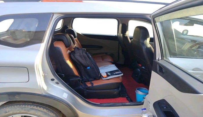 2020 Renault TRIBER RXT, Petrol, Manual, 54,019 km, interior