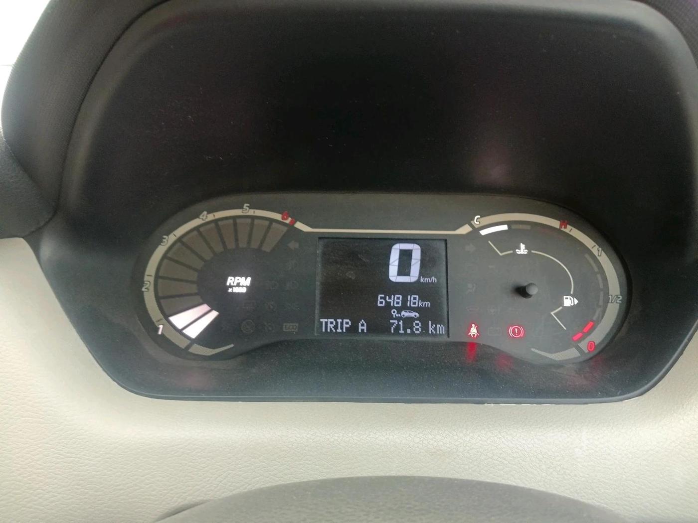 2021 Nissan MAGNITE XE, CNG, Manual, 64,818 km, interior
