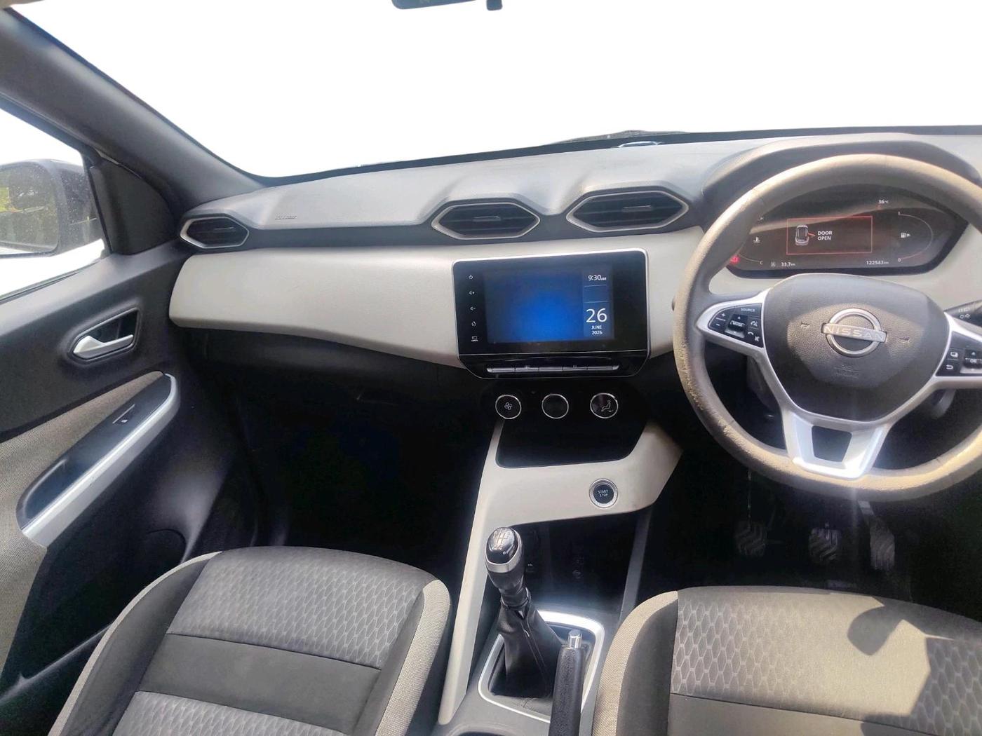 2020 Nissan MAGNITE XV MT, Petrol, Manual, 1,22,543 km, interior