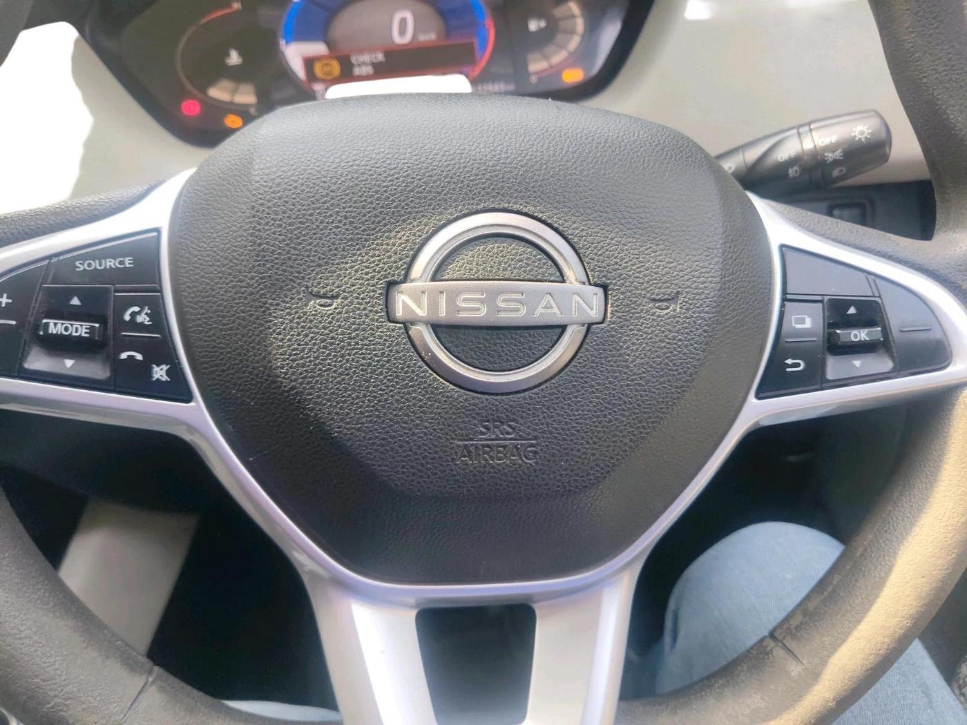 2020 Nissan MAGNITE XV MT, Petrol, Manual, 1,22,543 km, interior