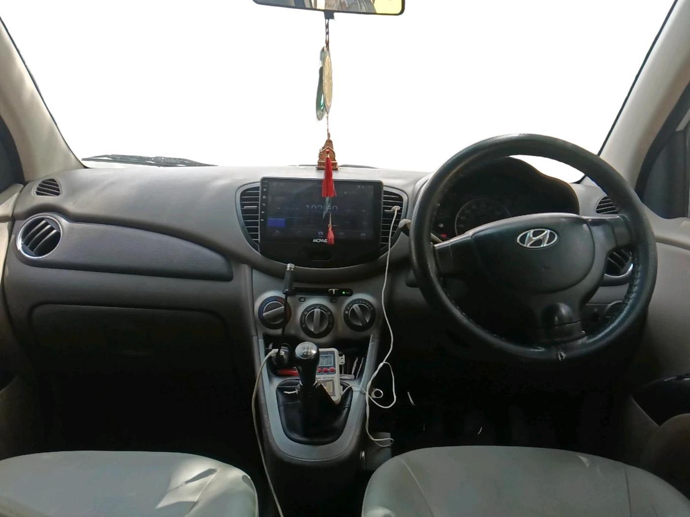 2011 Hyundai i10 MAGNA 1.2, Petrol, Manual, 1,30,129 km, interior